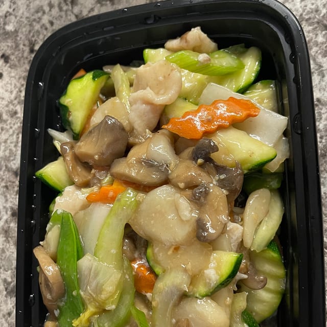 Moo Goo Gai Pan 蘑菇鸡片.