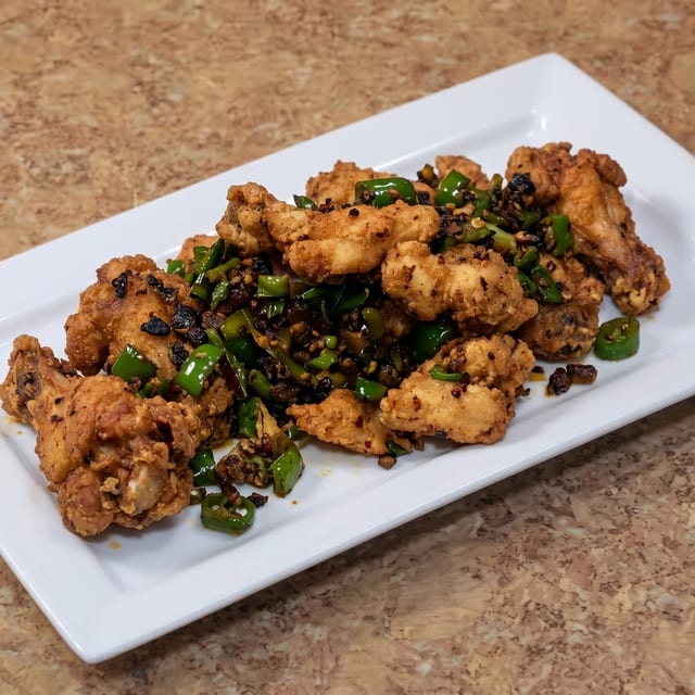 Spicy & Salted Squid 椒盐鱿鱼.