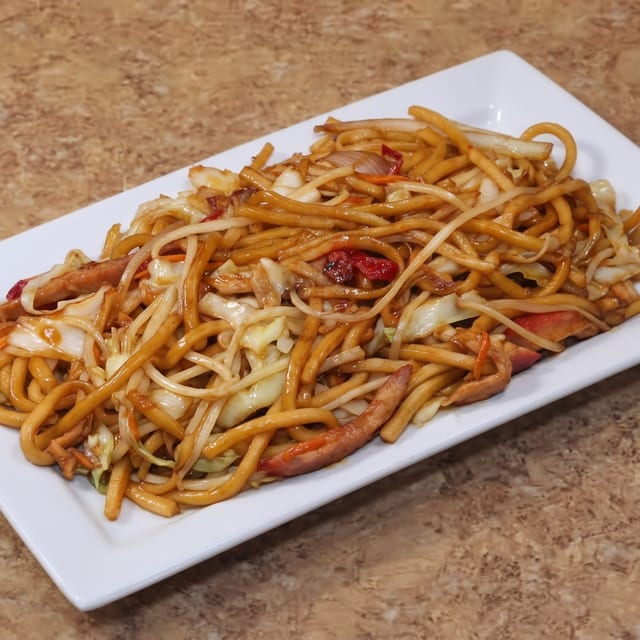BBQ Pork Lo Mein 叉烧捞面.