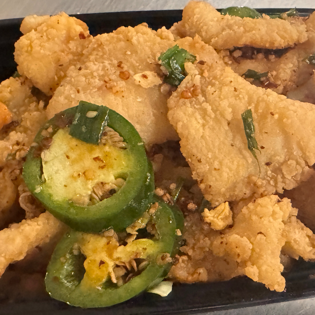 Spicy & Salted Fish Fillet 椒盐鱼片.